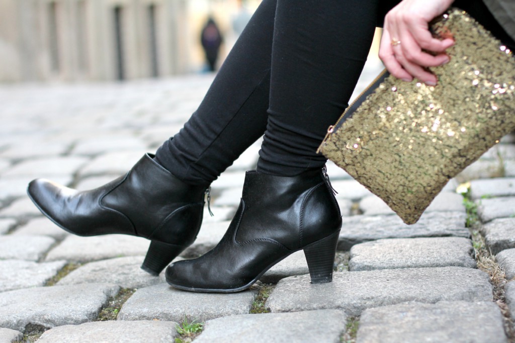 Blogger Outfit Black Glam Deichmann Stiefeletten