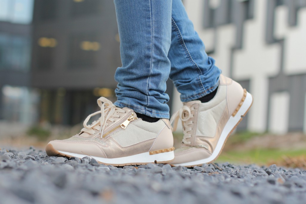 Rose Sneakers Trend Blogger Outfit Fashionblog Osterreich