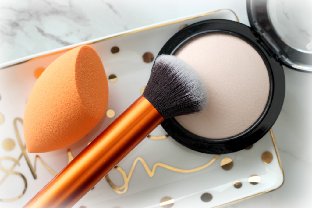 Real Techniques Pinsel Osterreich Buffing Brush Makeup Spong