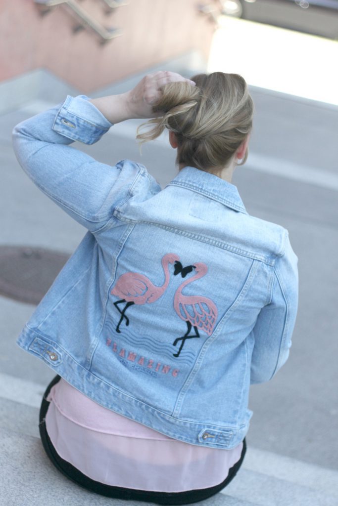 Flamingo Jeansjacke Denim Blogger Outfit Fashionblog Wien
