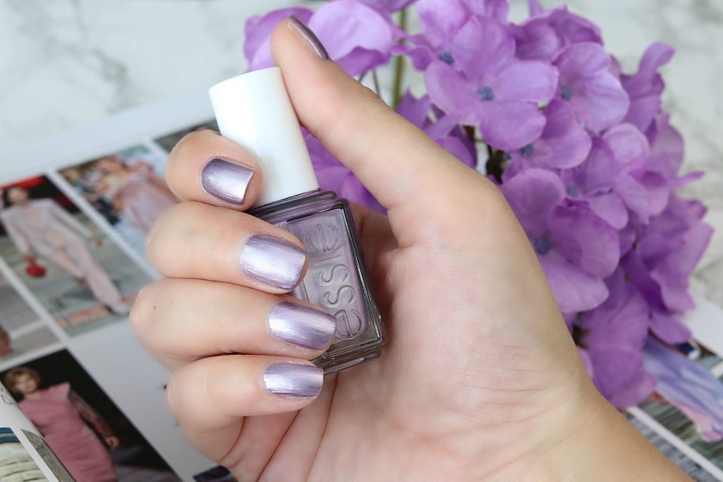 essie nagellack lila ultraviolet girly grunge