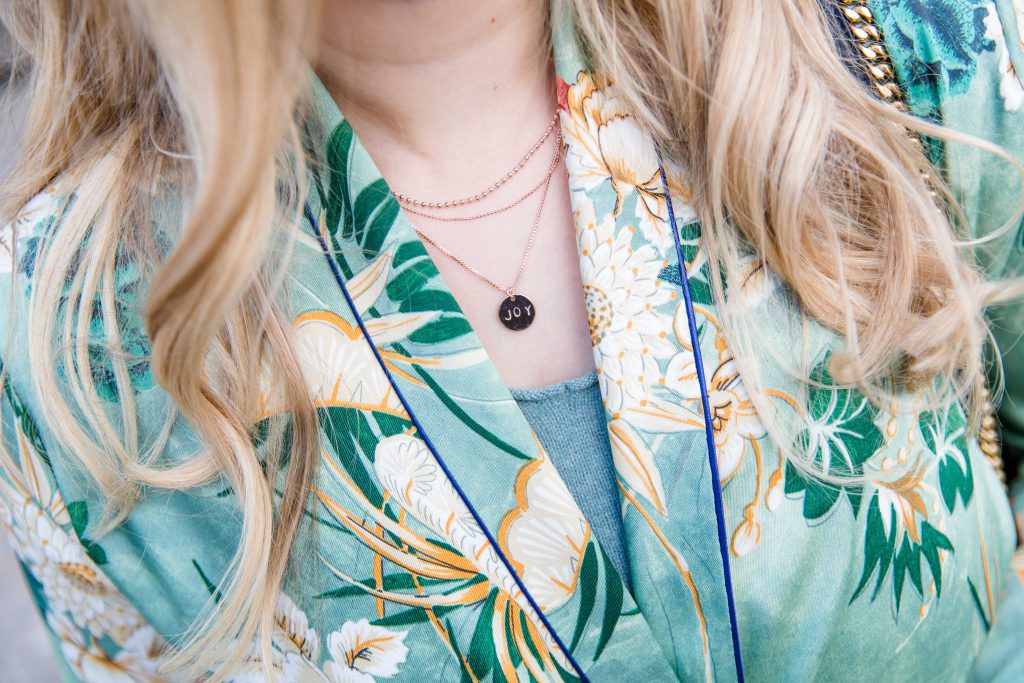 Outfit green Zara Kimono Seiden Cardigan Modeblog Wien