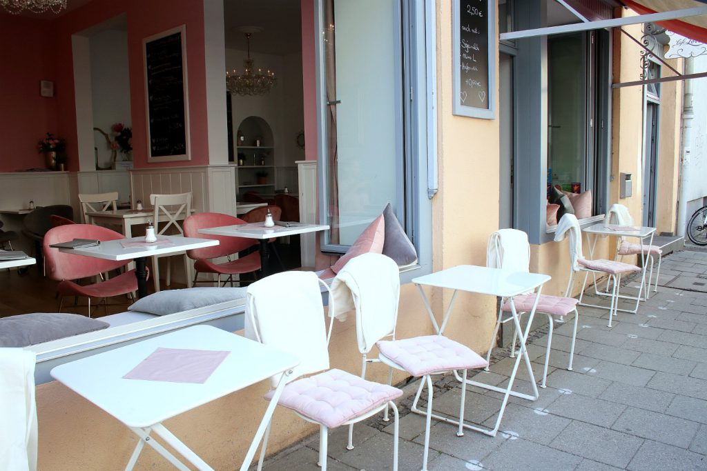 Cafe Lotti Munchen Sommer Garten