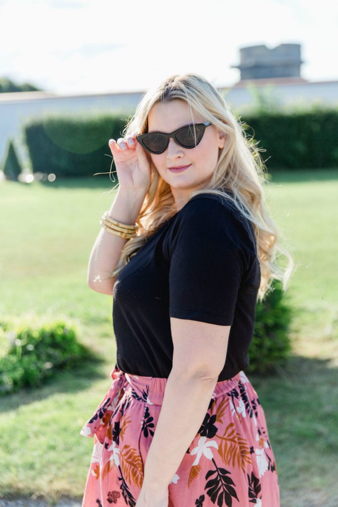 Blogger Outfit Matrix Sonnenbrille Fashionblog Wien Zara Midirock Mango Sonnenbrille Modeblog Osterreich